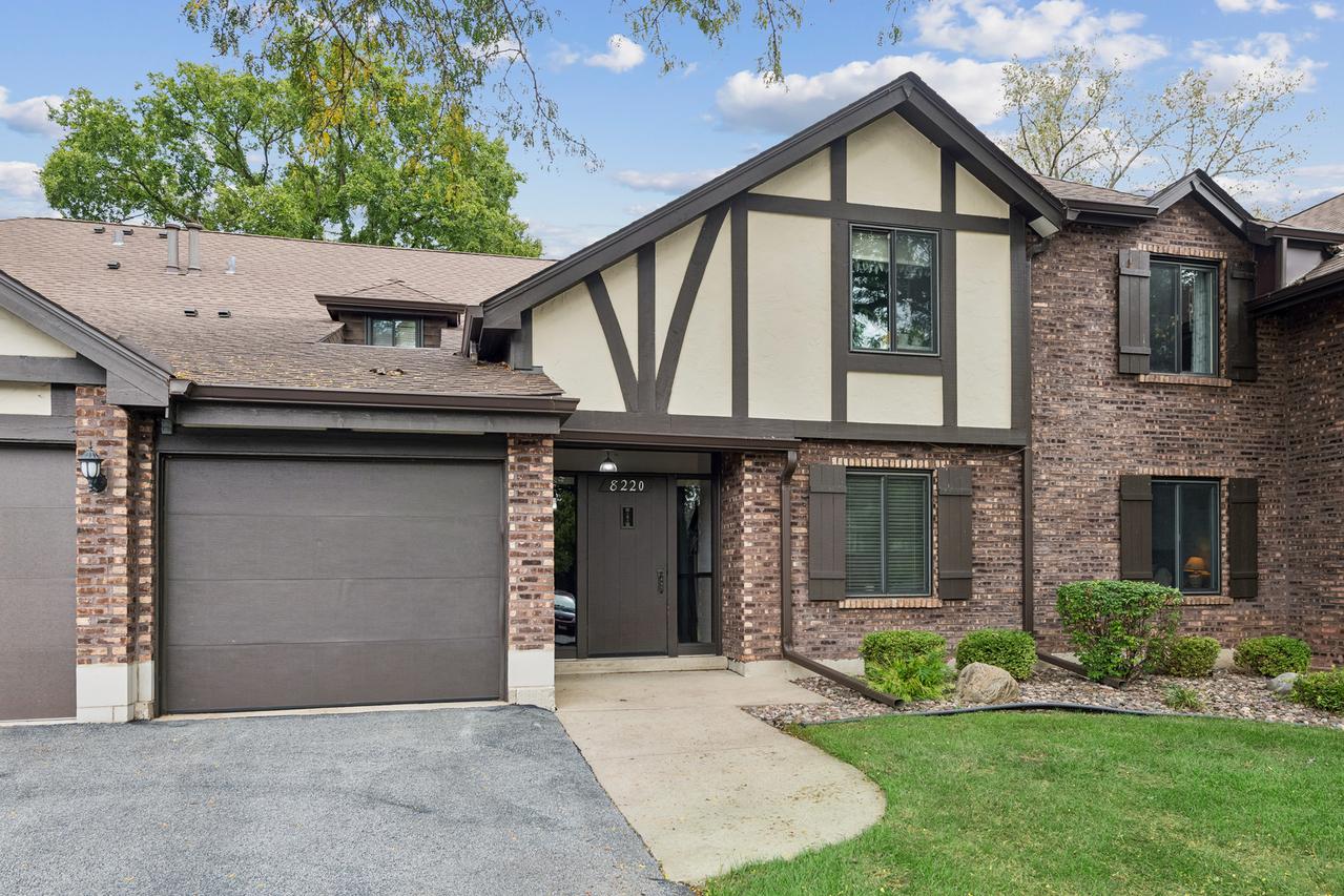 8220 Mulberry Ct. #7B, Palos Hills, IL 60465