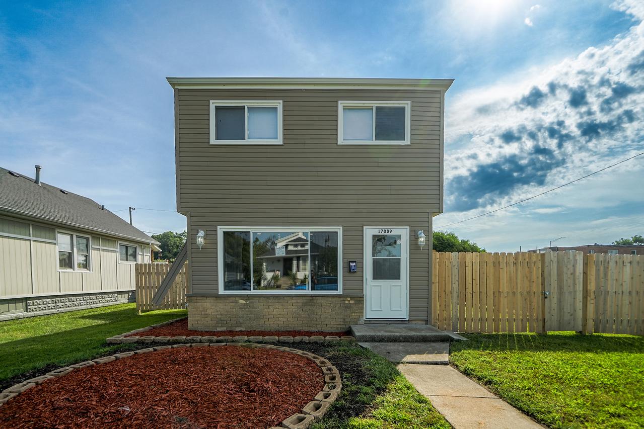 17089 Crane Ave., Hazel Crest, IL 60429