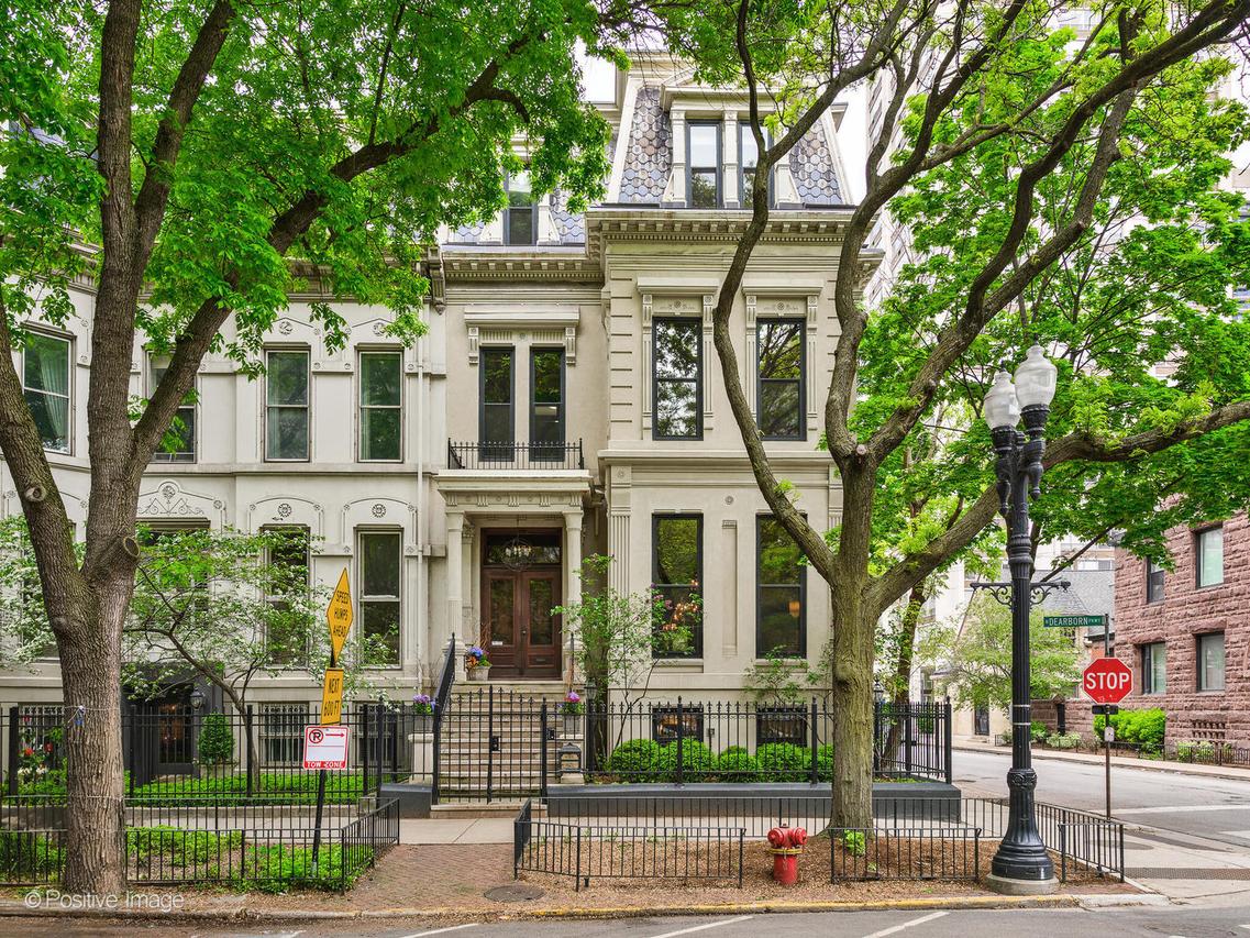 1454 N Dearborn St., Chicago, IL 60610