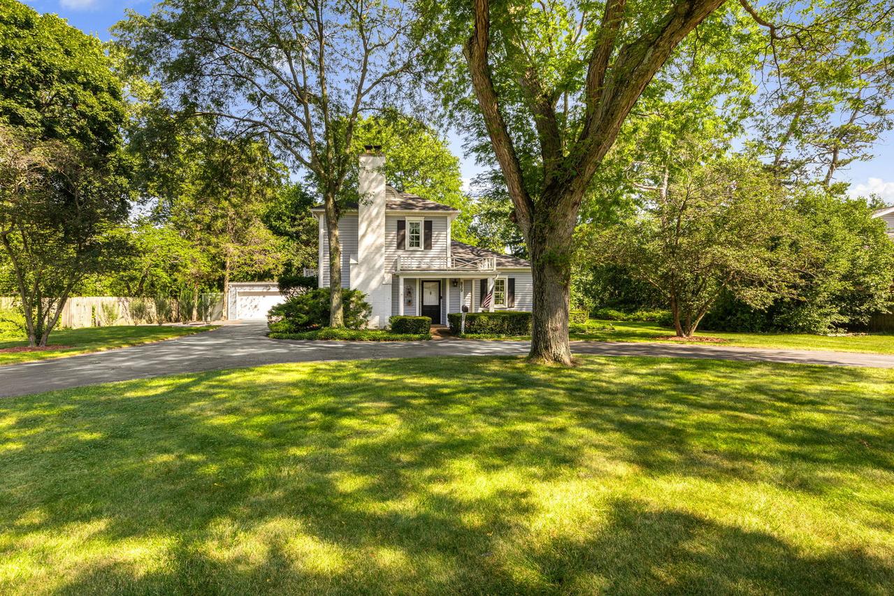 839 Huber Ln., Glenview, IL 60025