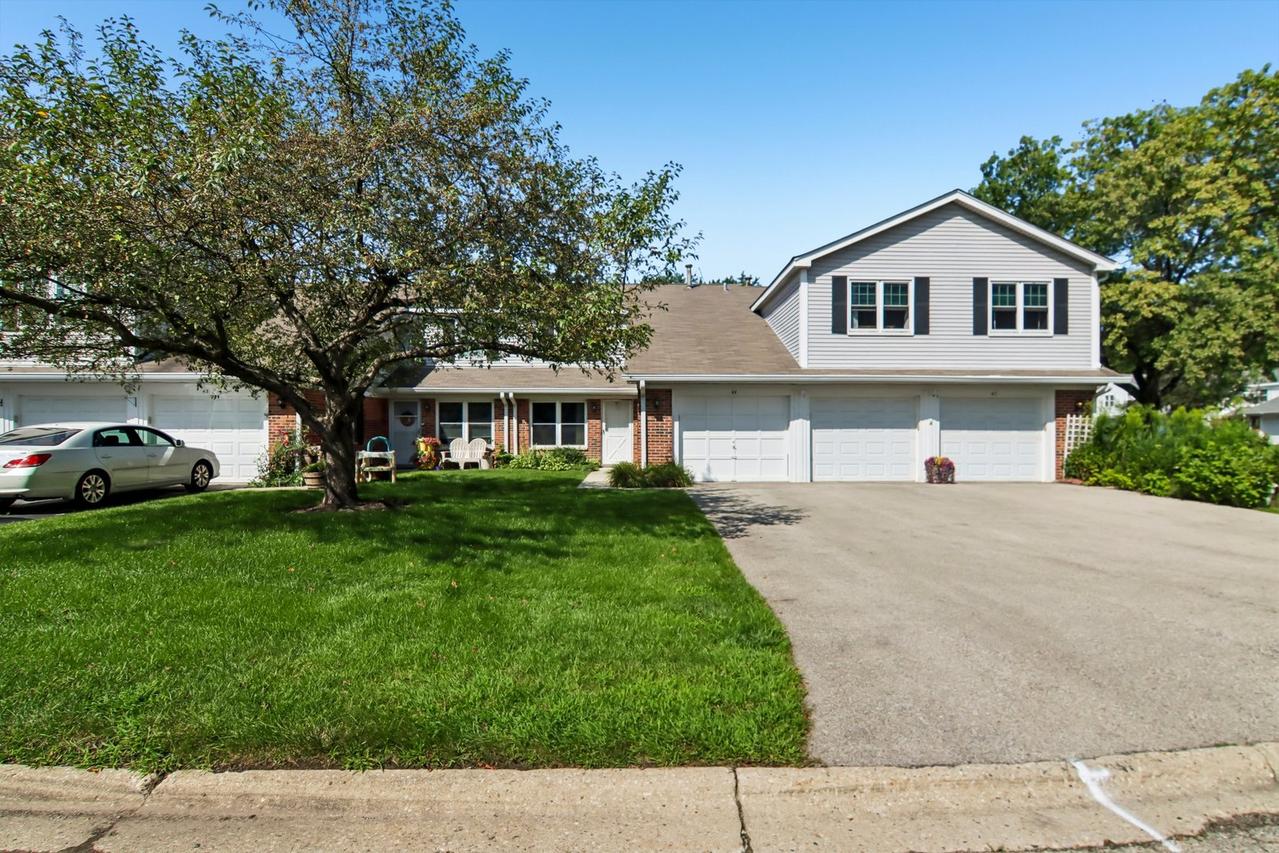 45 Willow Cir., Cary, IL 60013