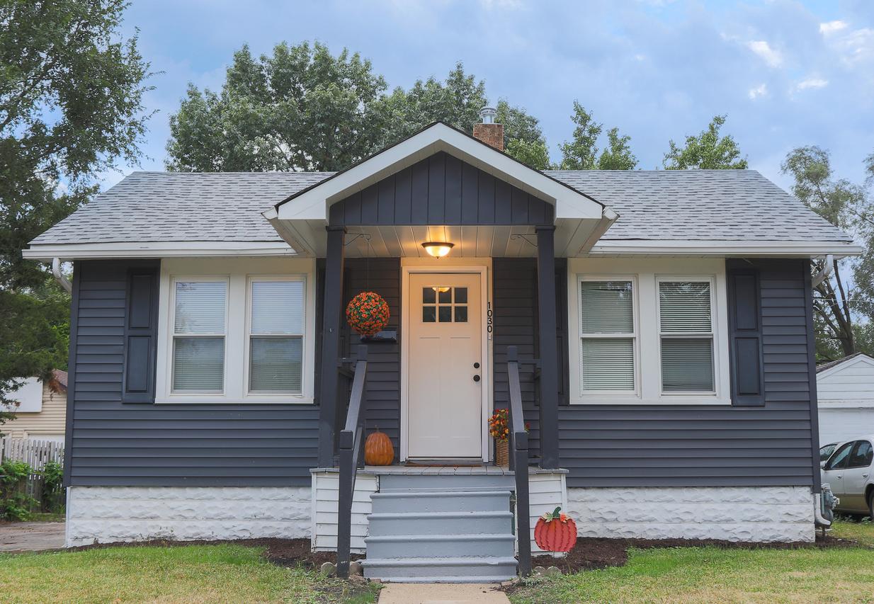 1030 Charles St., Aurora, IL 60506