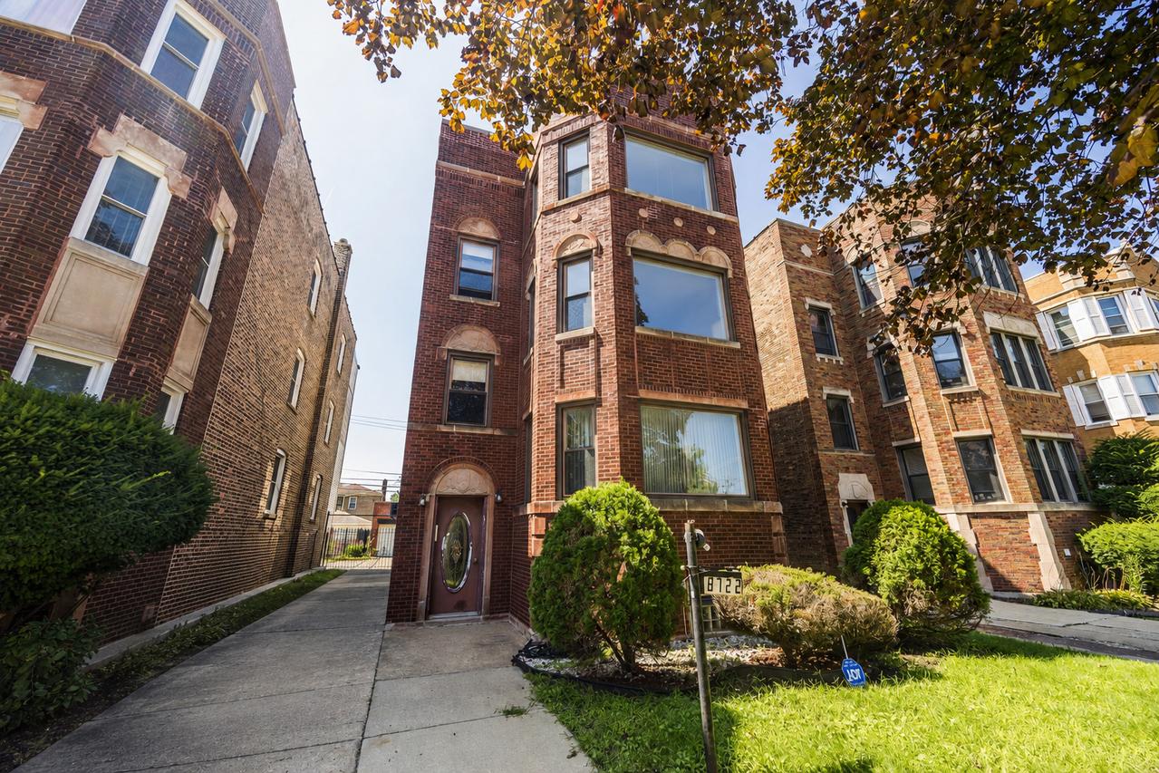 8722 S Harper Ave., Chicago, IL 60619