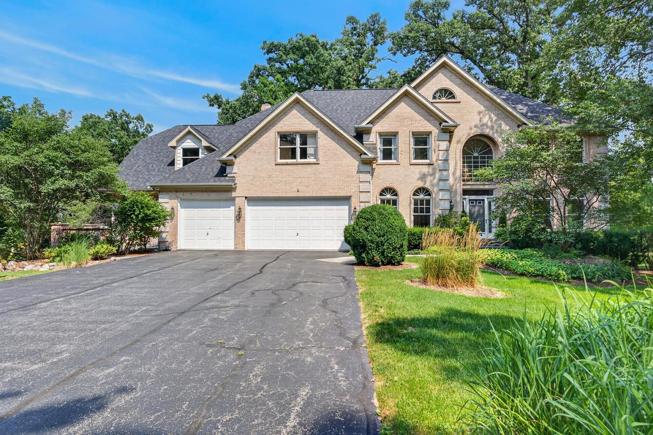 3N681 Trotter Ln., St. Charles, IL 60175