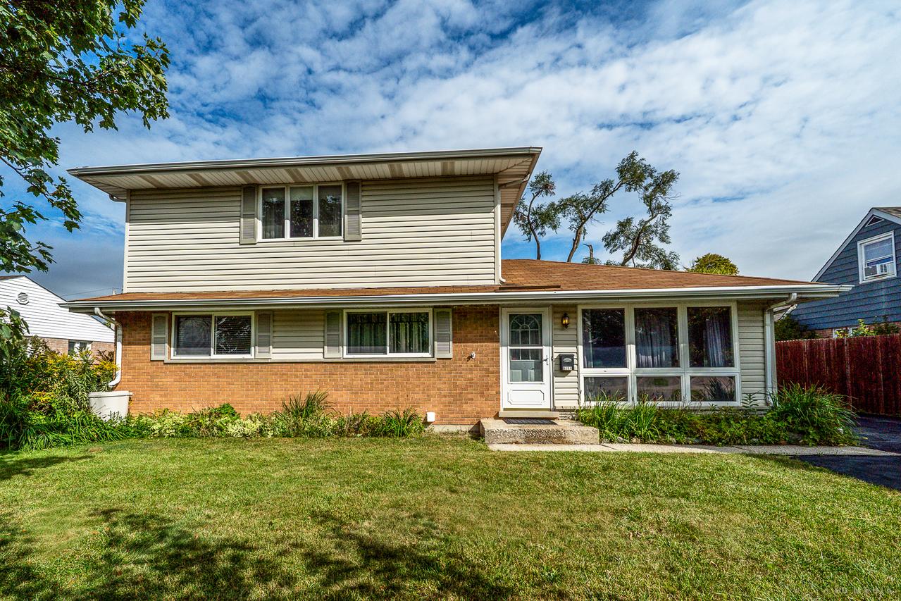 6314 W 85th St., Burbank, IL 60459