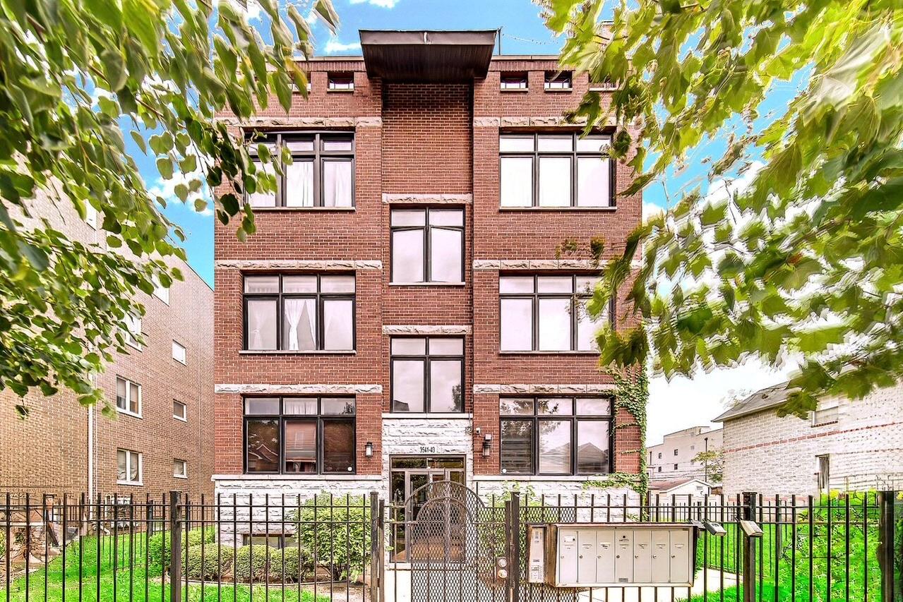 3541 S Prairie Ave. #4, Chicago, IL 60653