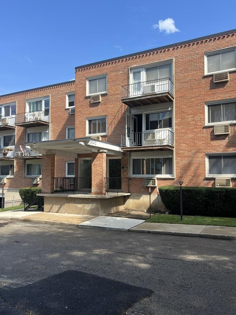 8541 Lotus Ave. #916, Skokie, IL 60077