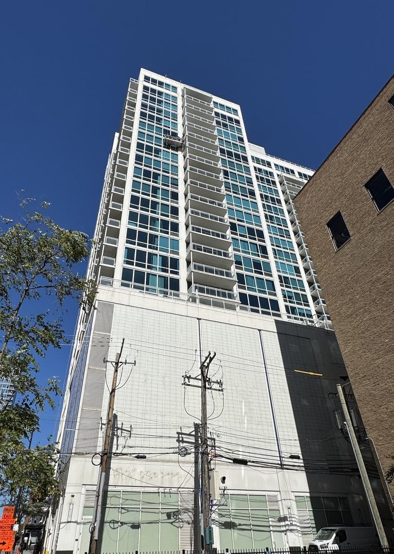 757 N Orleans St. #812, Chicago, IL 60654