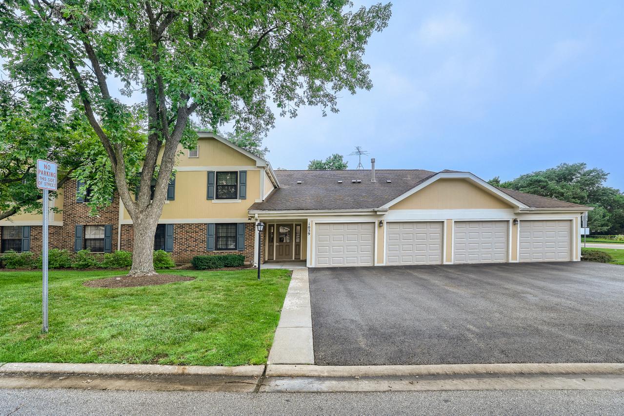 1059 Southbury Ln., Wheeling, IL 60090