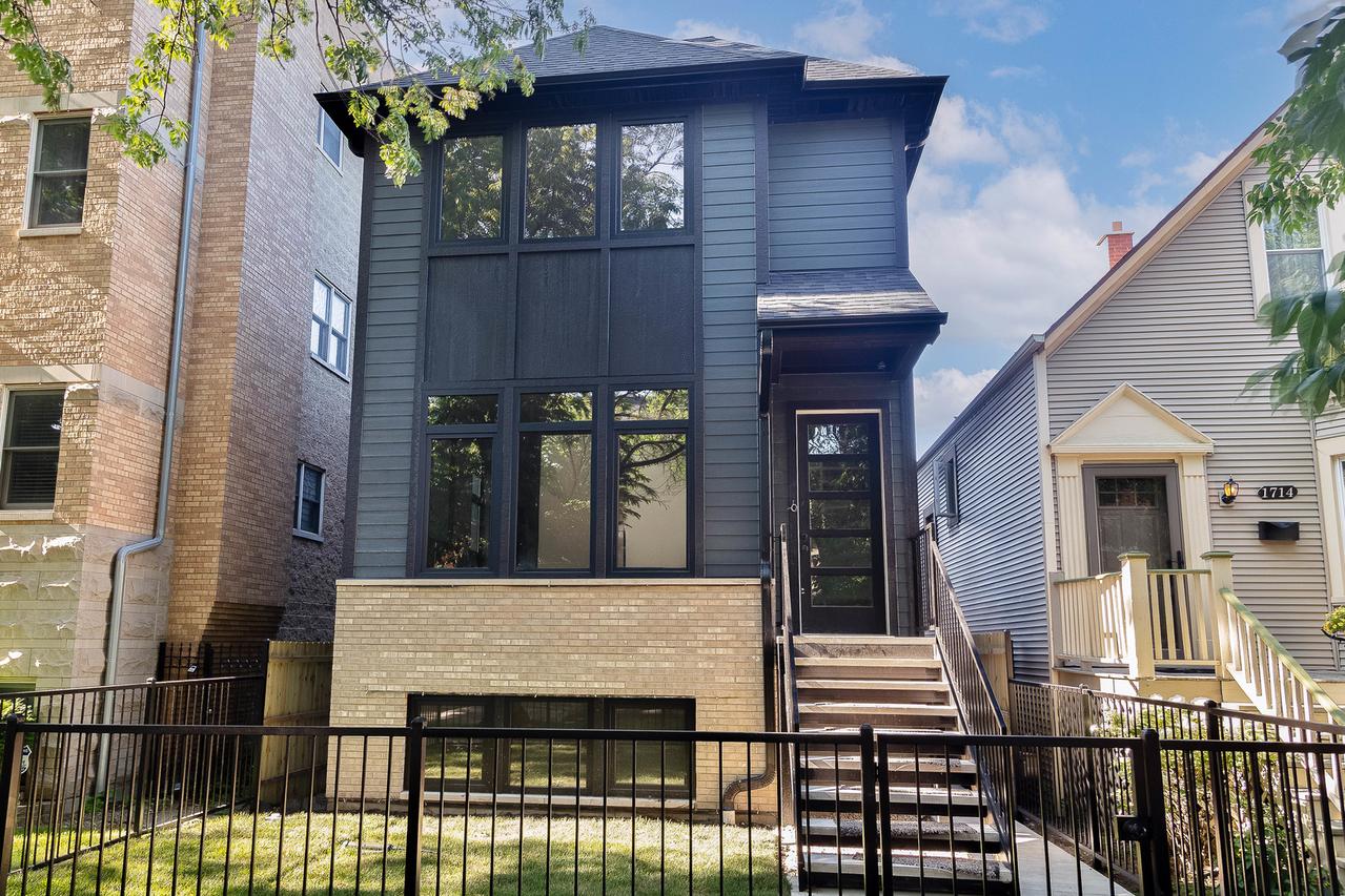 1716 W Berwyn Ave., Chicago, IL 60640