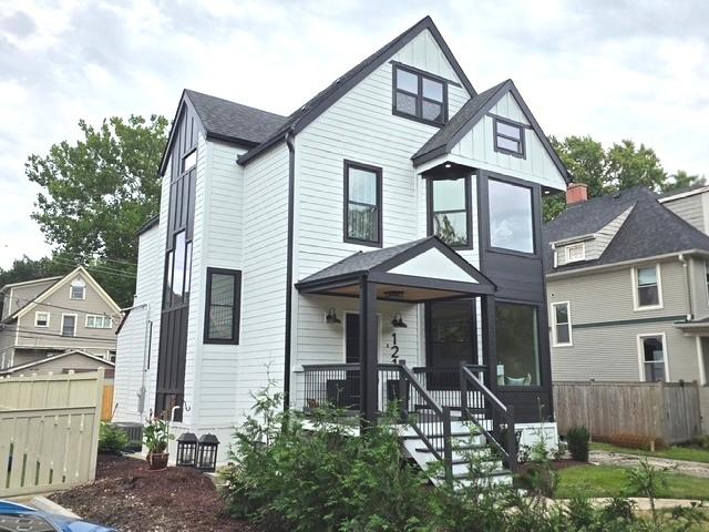 121 N Kensington Ave., La Grange, IL 60525