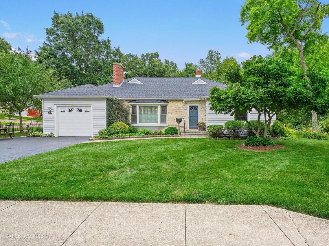 449 Arbor Ave., West Chicago, IL 60185