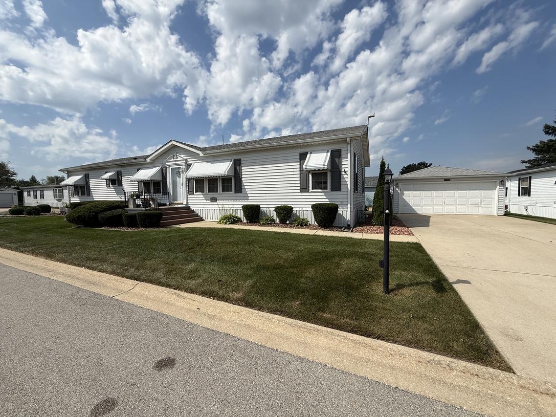 22738 S Ridge Ln., Frankfort, IL 60423