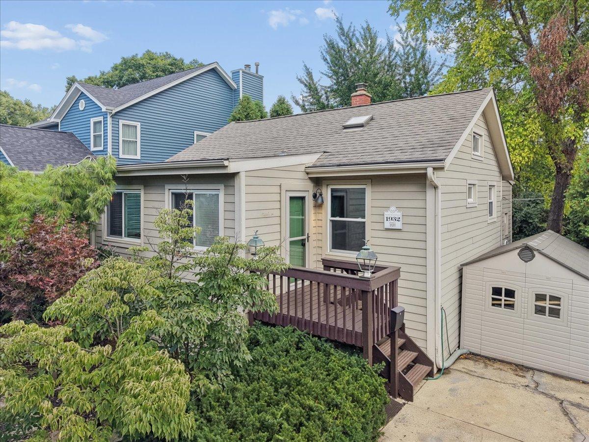 67 Grove Ave., Glen Ellyn, IL 60137