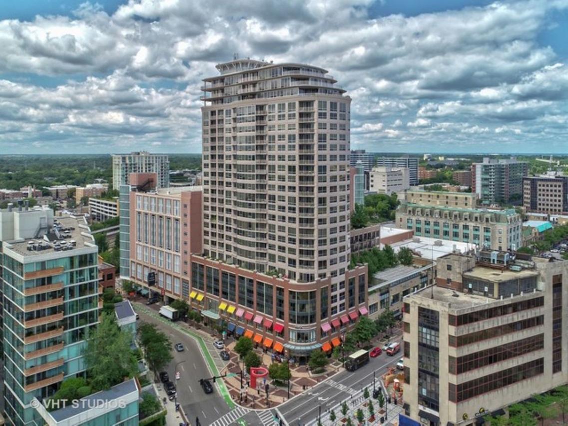 807 Davis St. #2212, Evanston, IL 60201