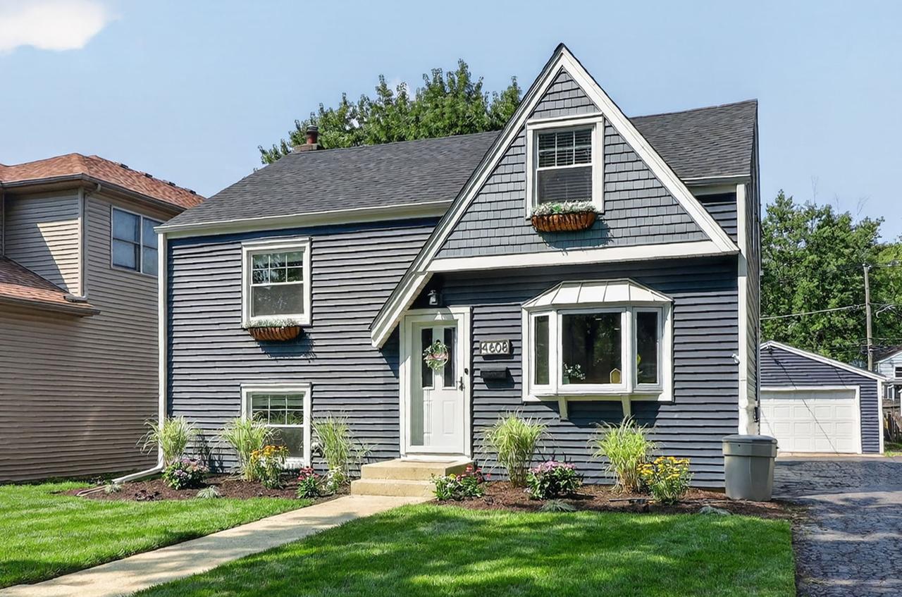 4608 Pershing Ave., Downers Grove, IL 60515