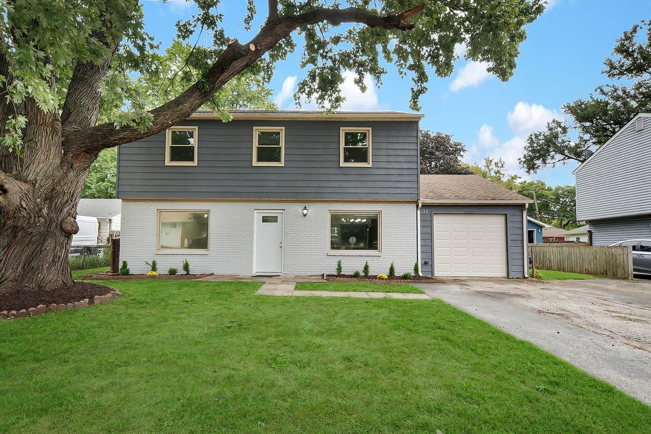 132 N Pinecrest Rd., Bolingbrook, IL 60440