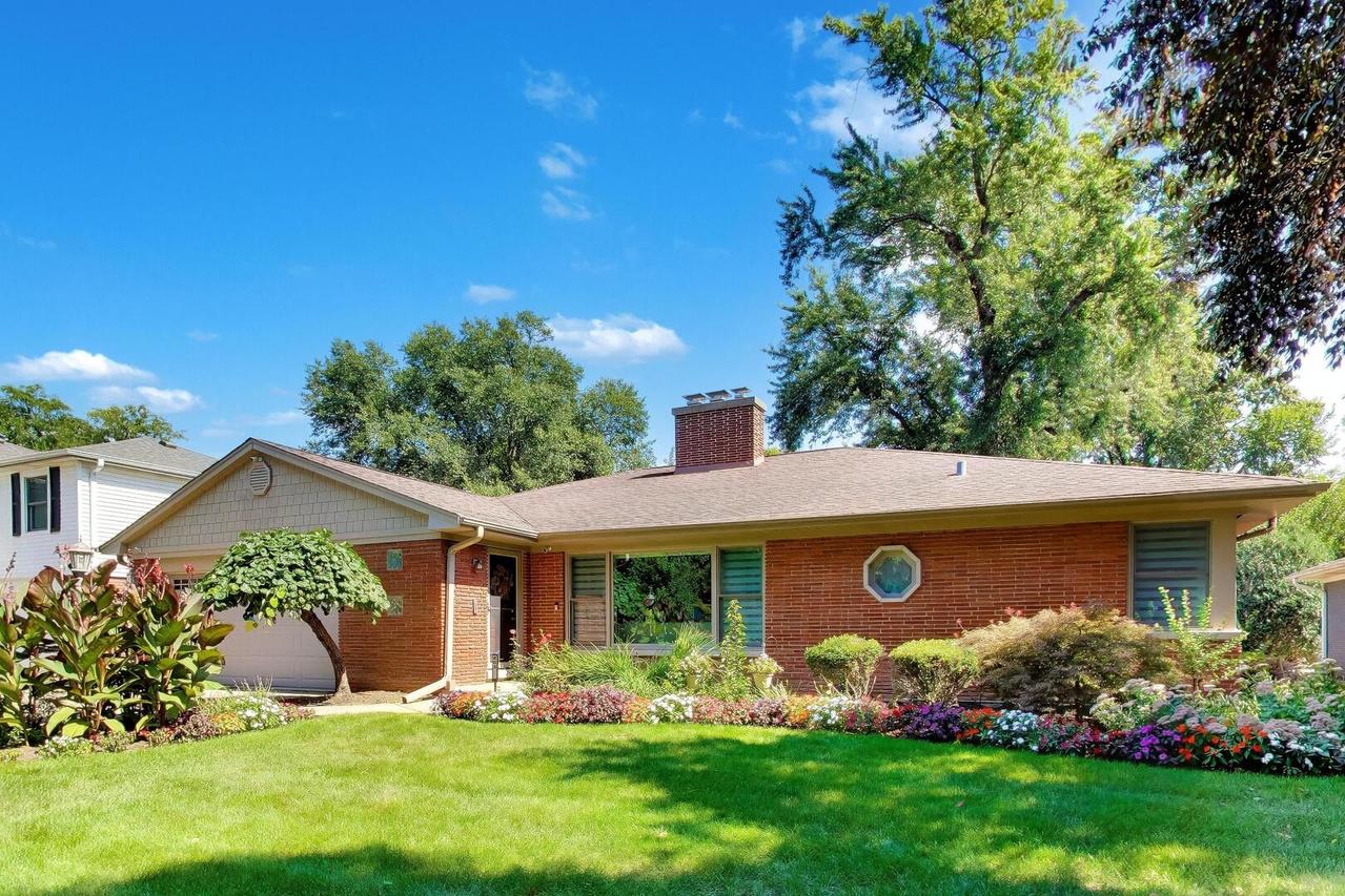 403 S We Go Tr., Mount Prospect, IL 60056