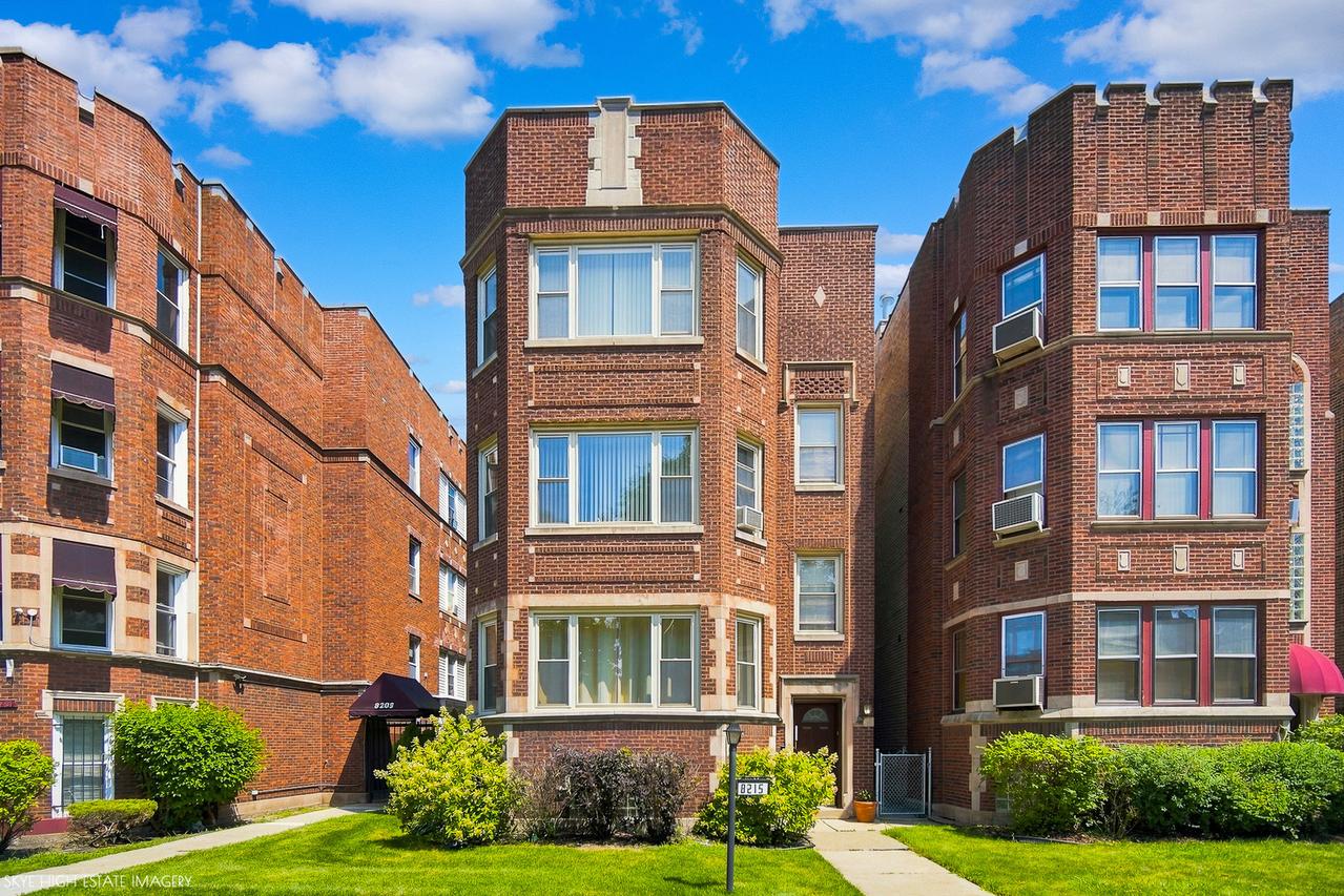 8215 S Evans Ave., Chicago, IL 60619