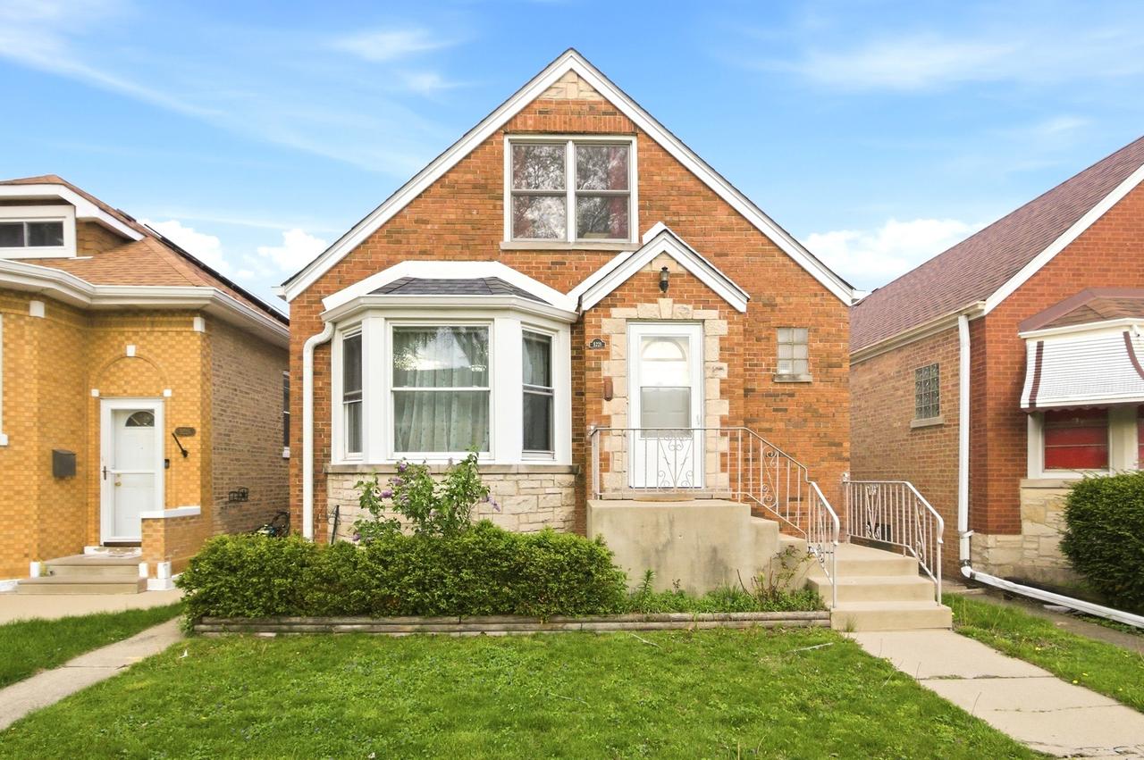 5221 N Marmora Ave., Chicago, IL 60630
