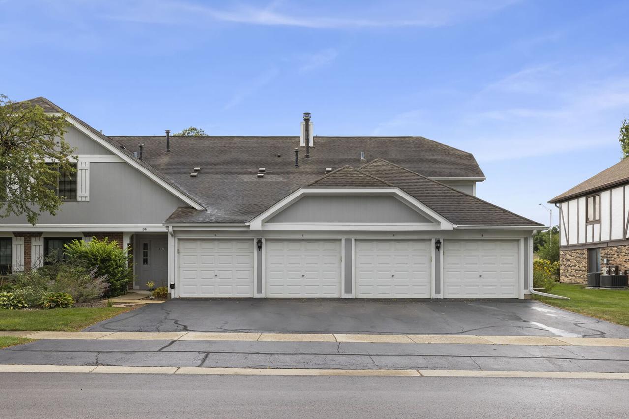 861 Yosemite Tr. #B, Roselle, IL 60172