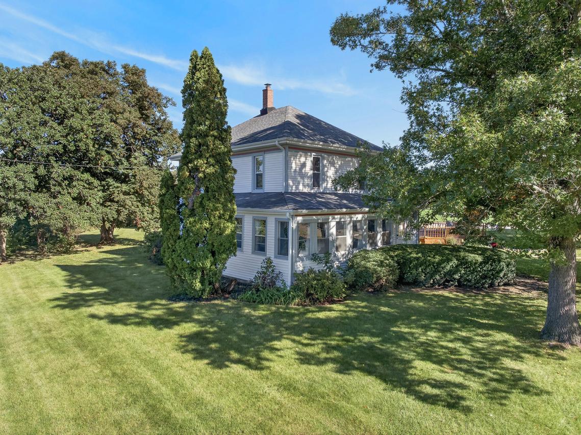 3208 S Country Club Rd., Woodstock, IL 60098