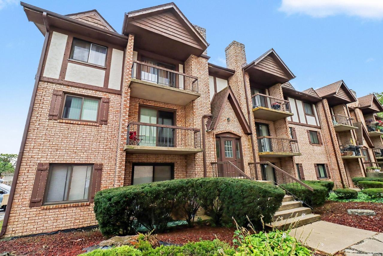 2815 Glenwood Lansing Rd. #206, Lynwood, IL 60411