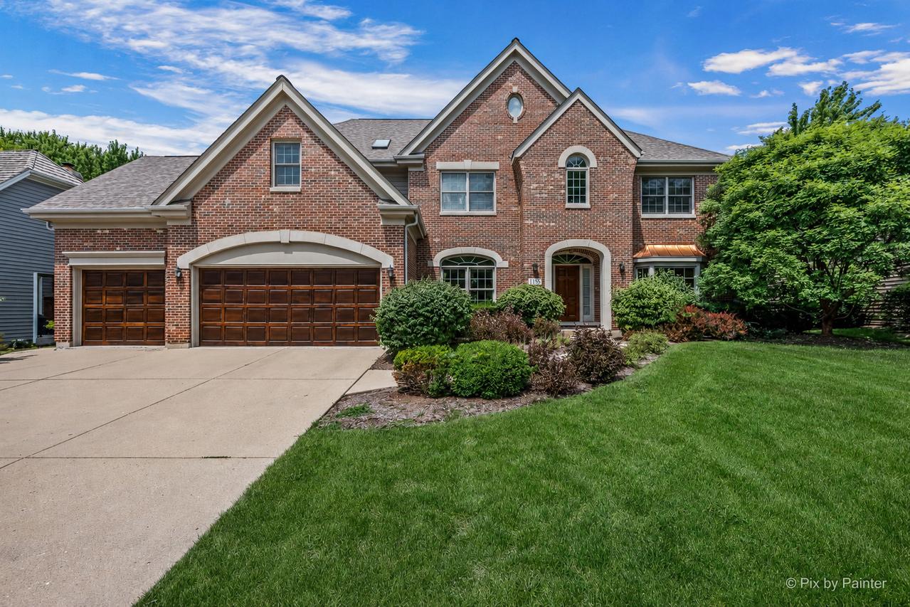 1105 Thoroughbred Cir., St. Charles, IL 60174