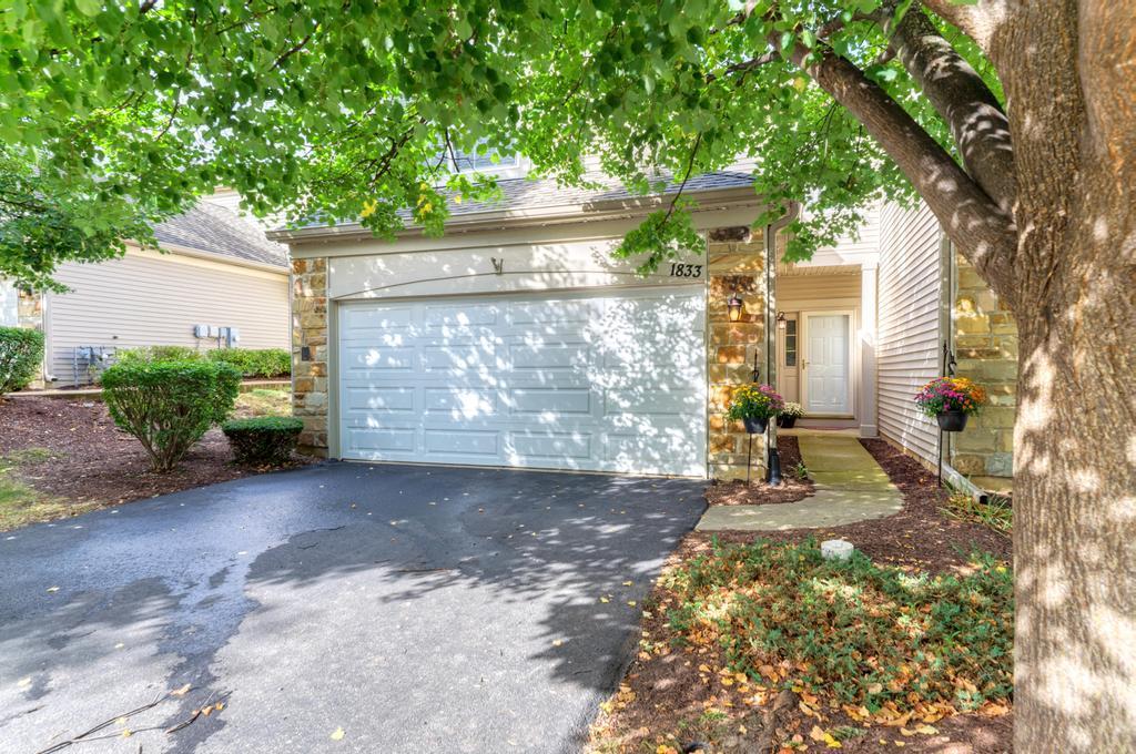 1833 Misty Ridge Ln., Aurora, IL 60503