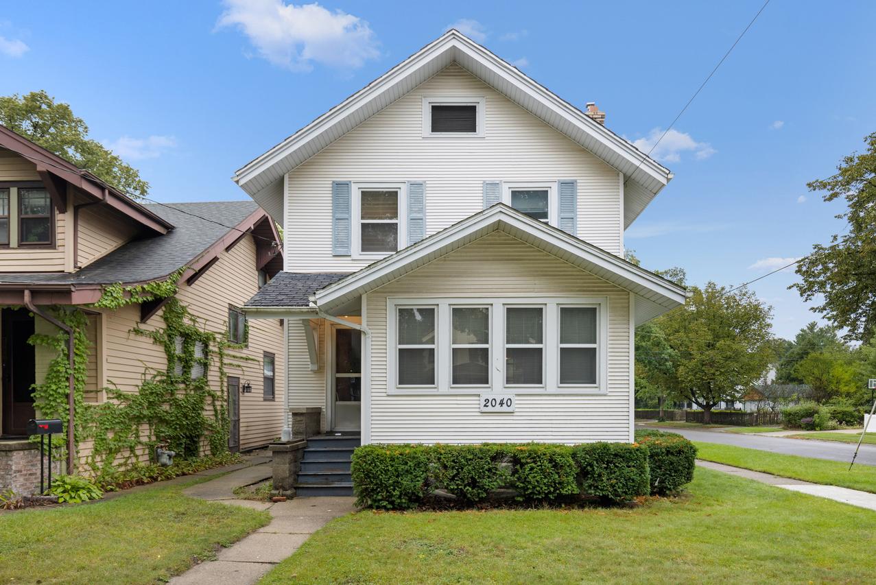 2040 Oxford, Rockford, IL 61103