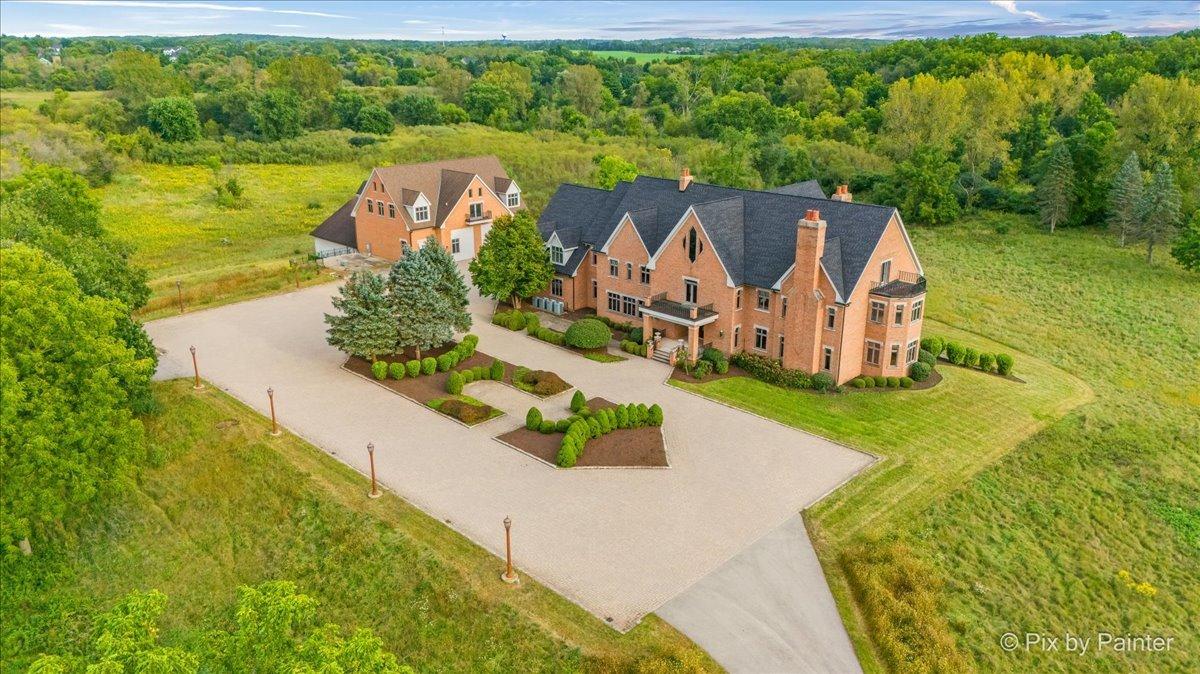 5N719 Castle Dr., St. Charles, IL 60175