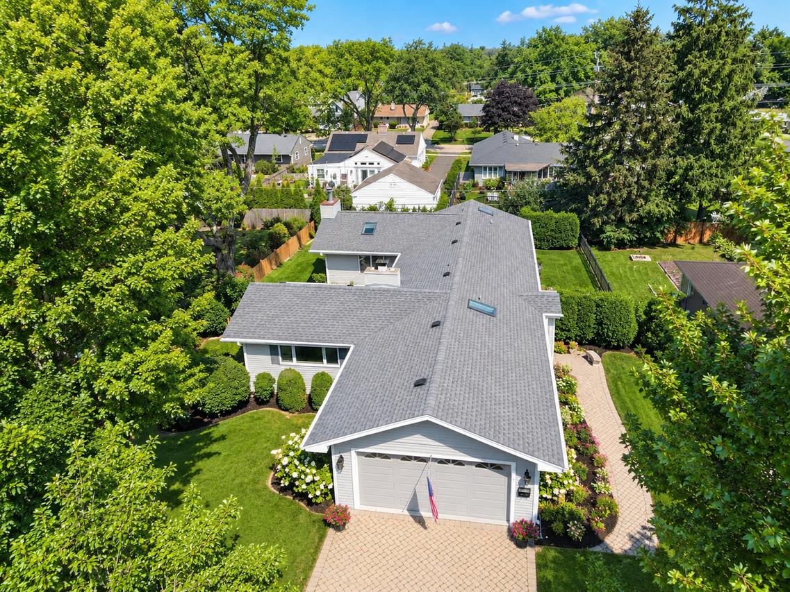 434 Valencia Ave., Barrington, IL 60010