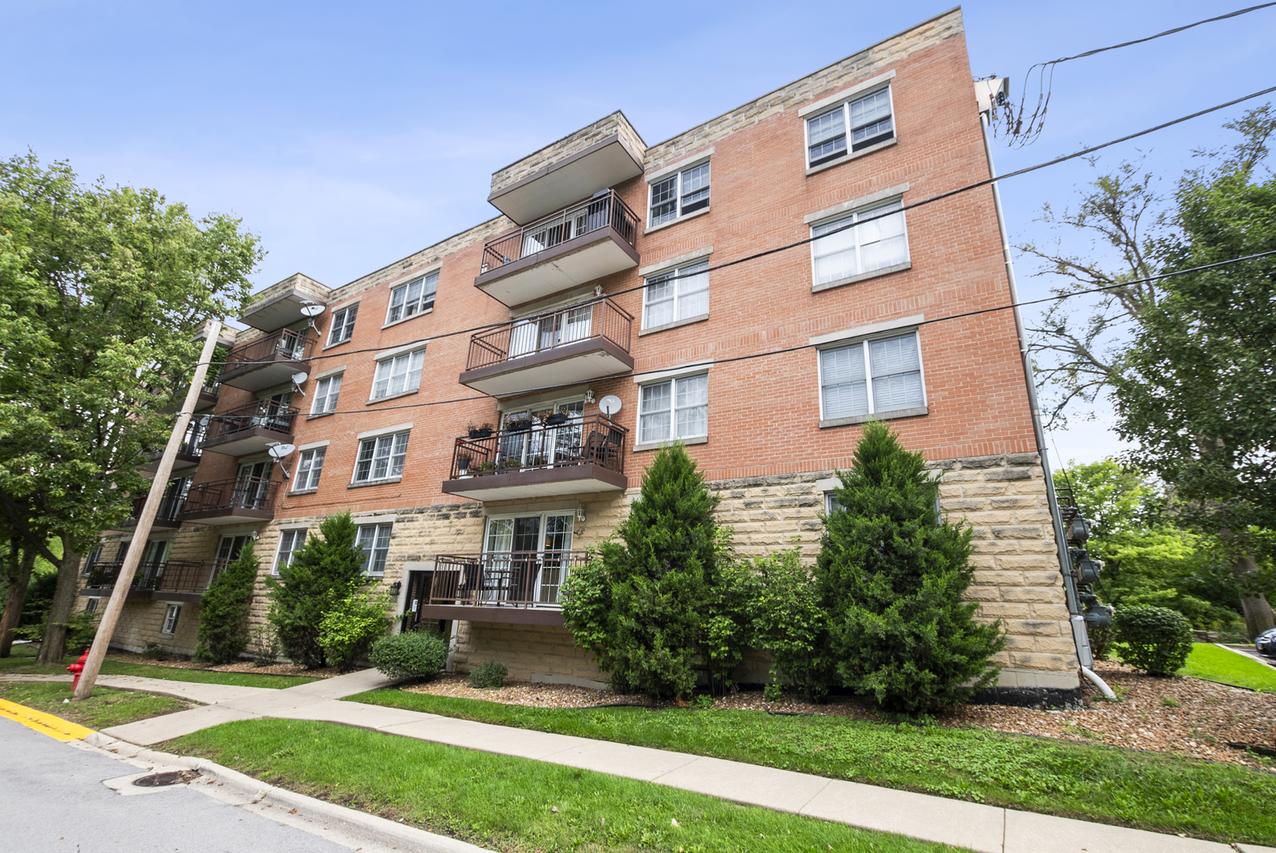 8733 Willow Blvd. #1C, Willow Springs, IL 60480