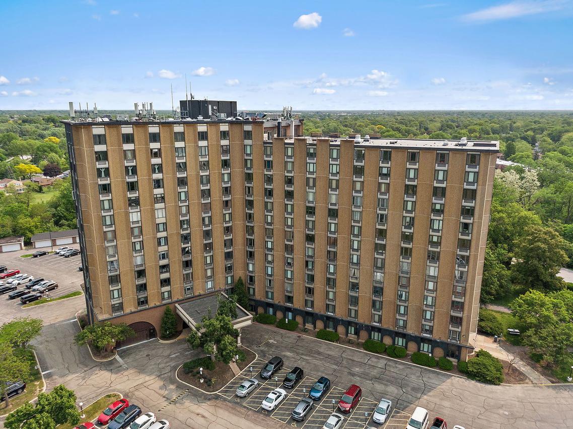 1 Renaissance Pl. #517, Palatine, IL 60067