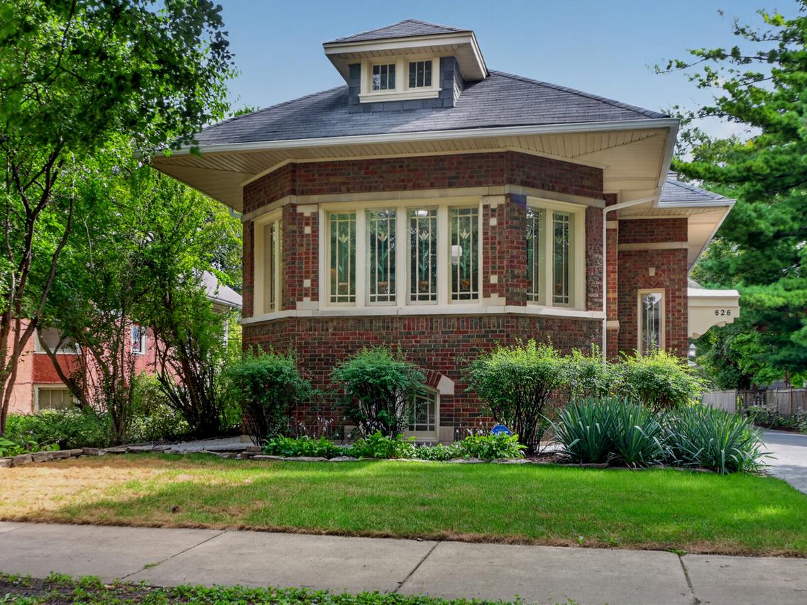 626 N Taylor Ave., Oak Park, IL 60302