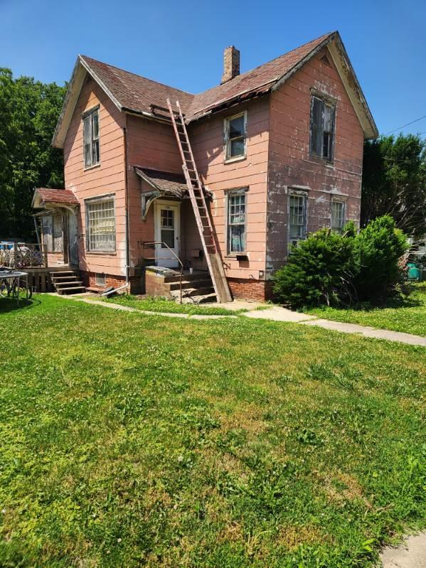 106 Lincoln St., Galesburg, IL 61401