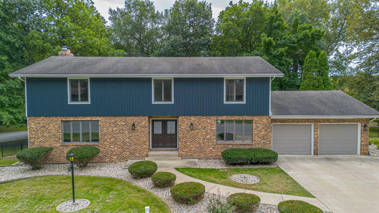 46 Guildford Dr., Bourbonnais, IL 60914