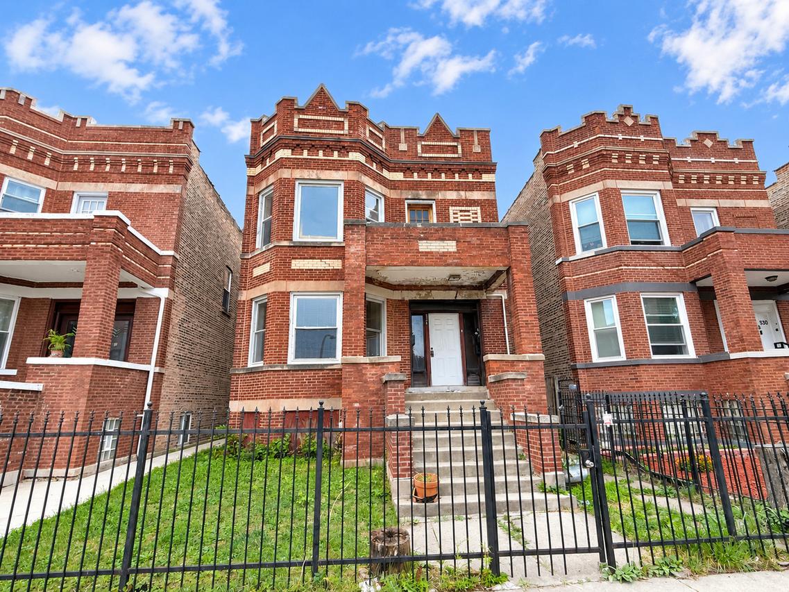 926 N Lavergne Ave., Chicago, IL 60651