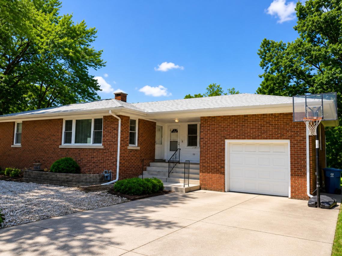 1304 Theodore St., Crest Hill, IL 60403