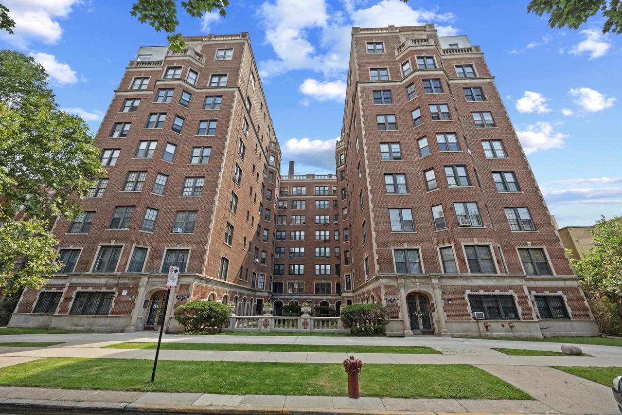 6937 S Crandon Ave. #6E, Chicago, IL 60649