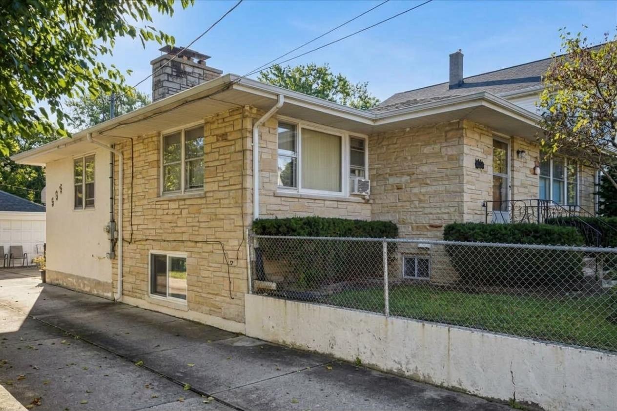 325 Grove Ave., Highwood, IL 60040