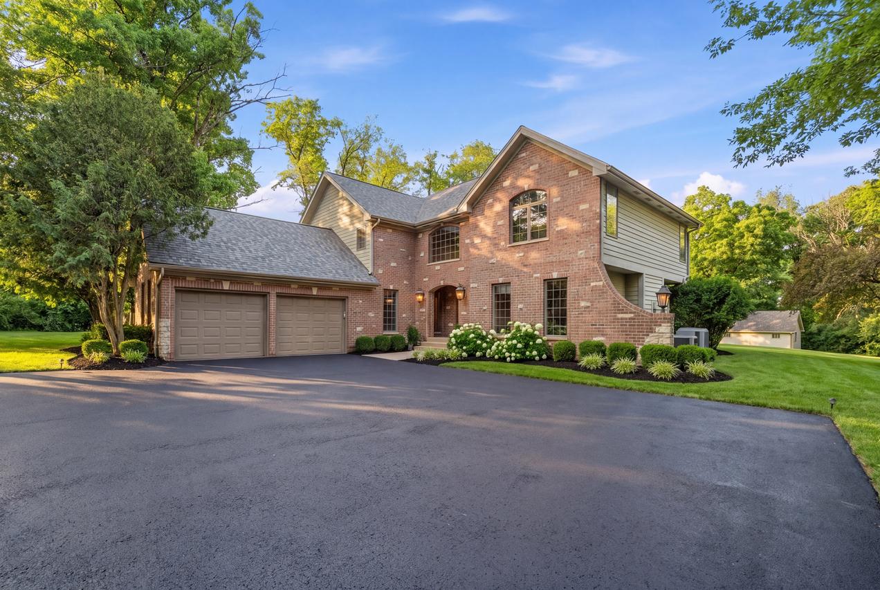 26792 W Lakeview Dr., Lake Barrington, IL 60084