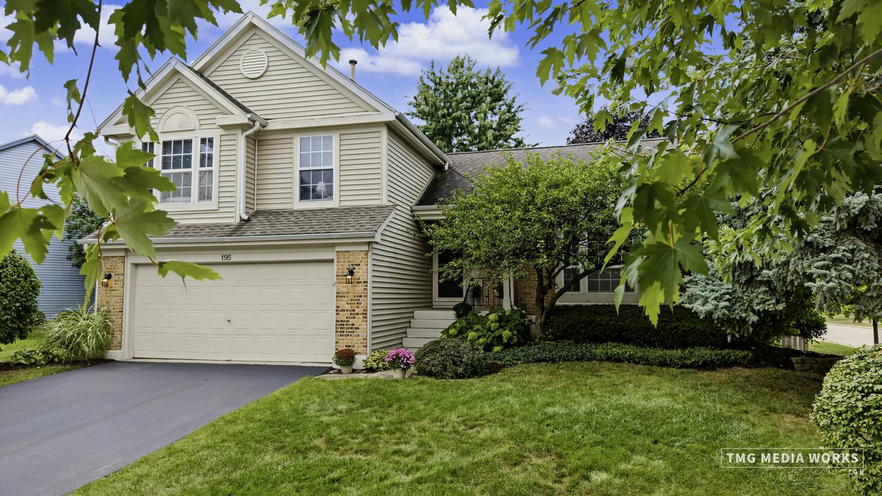 195 Meadow Lakes Blvd., Aurora, IL 60504