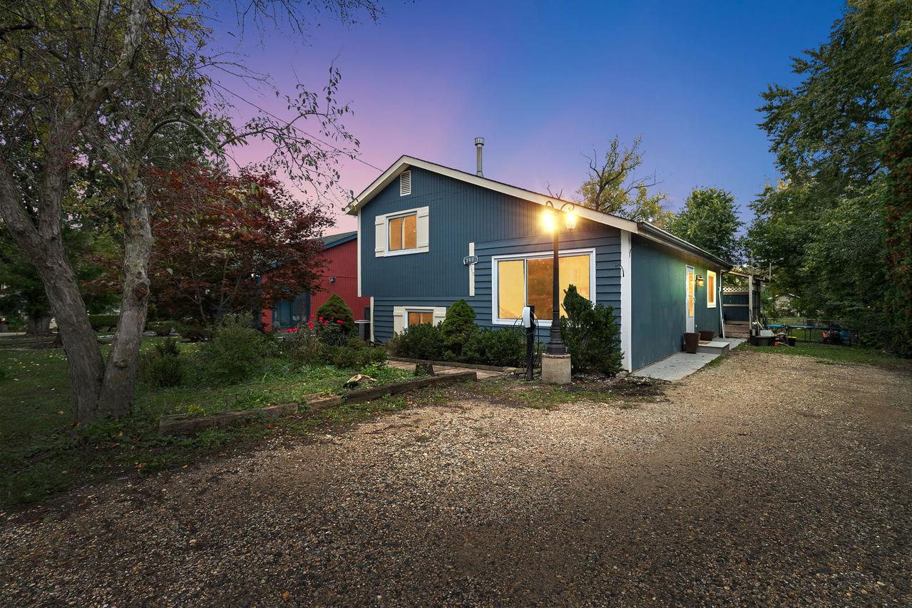 199 W Hillside Dr., Round Lake, IL 60073