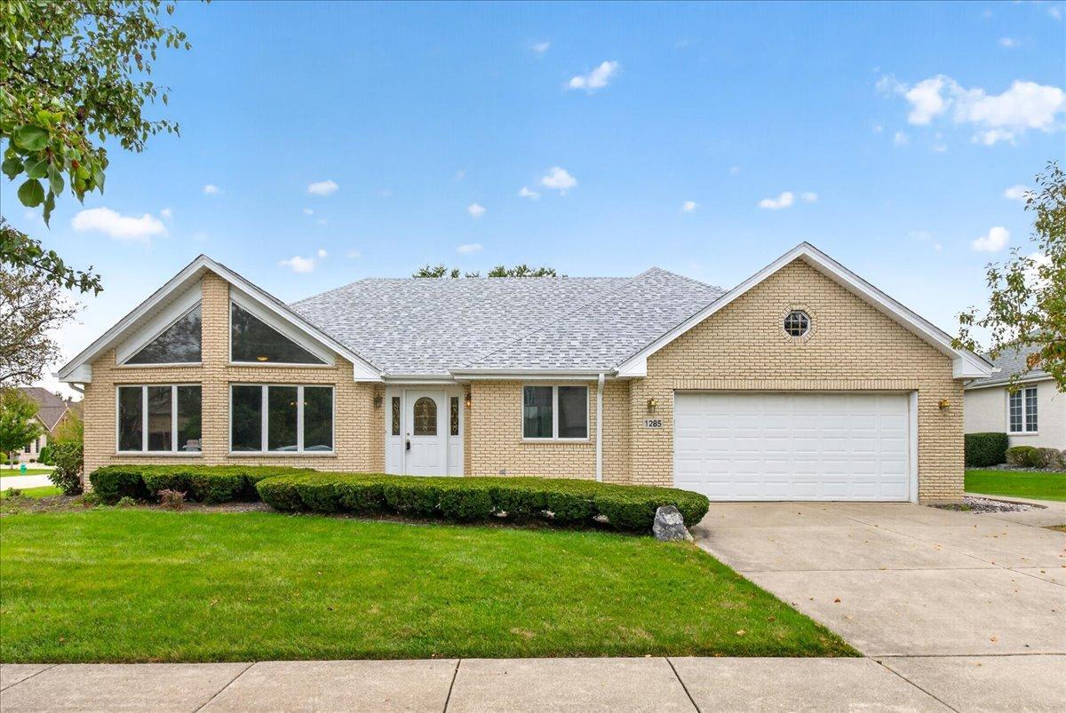 1285 Drawbridge Ln., Lemont, IL 60439