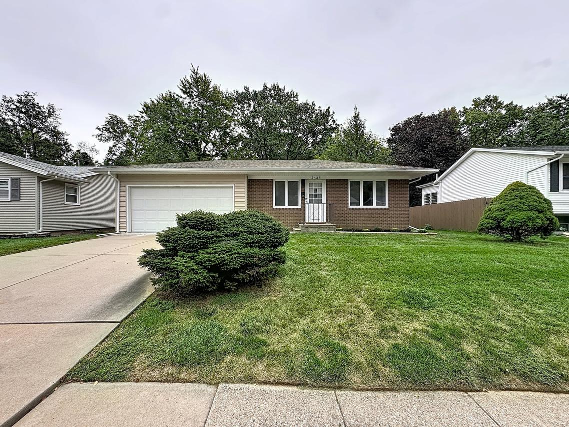 2438 3rd St., Moline, IL 61265