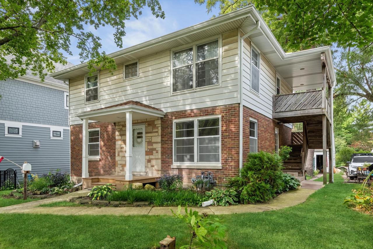 215 N Mill St., Naperville, IL 60540