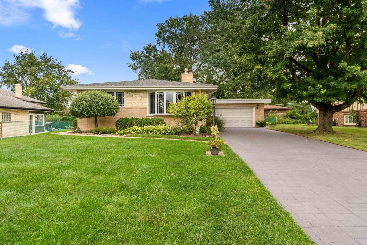 12449 S Mcvickers Ave., Palos Heights, IL 60463