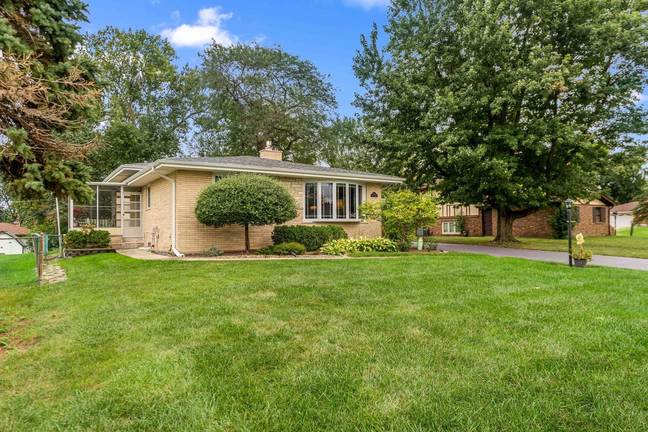 12449 S Mcvickers Ave., Palos Heights, IL 60463