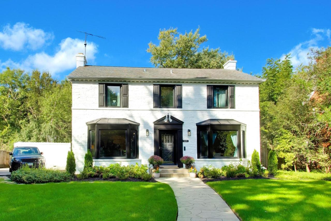 901 Locust Rd., Wilmette, IL 60091
